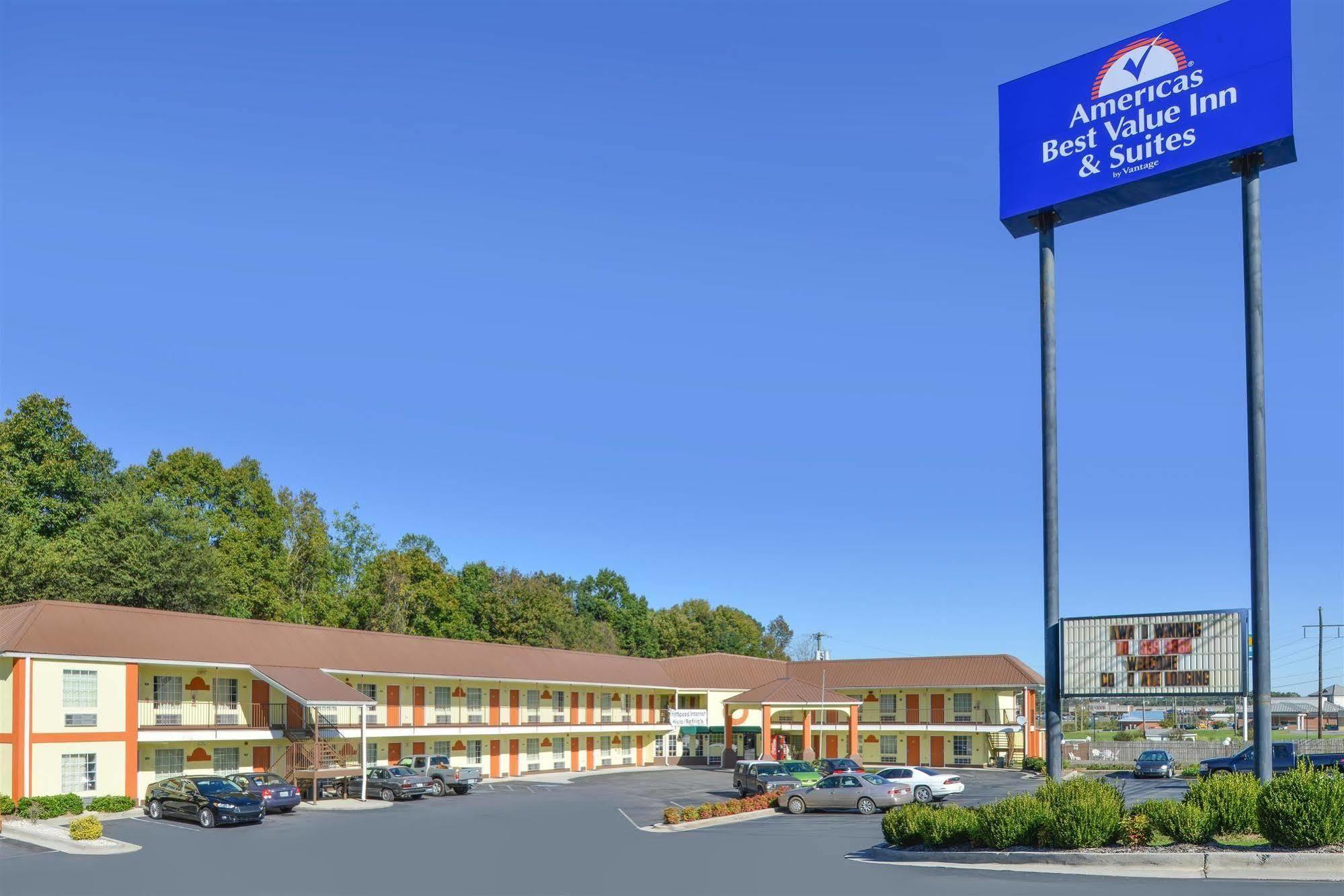 Carry On Inn & Suites LaFayette المظهر الخارجي الصورة