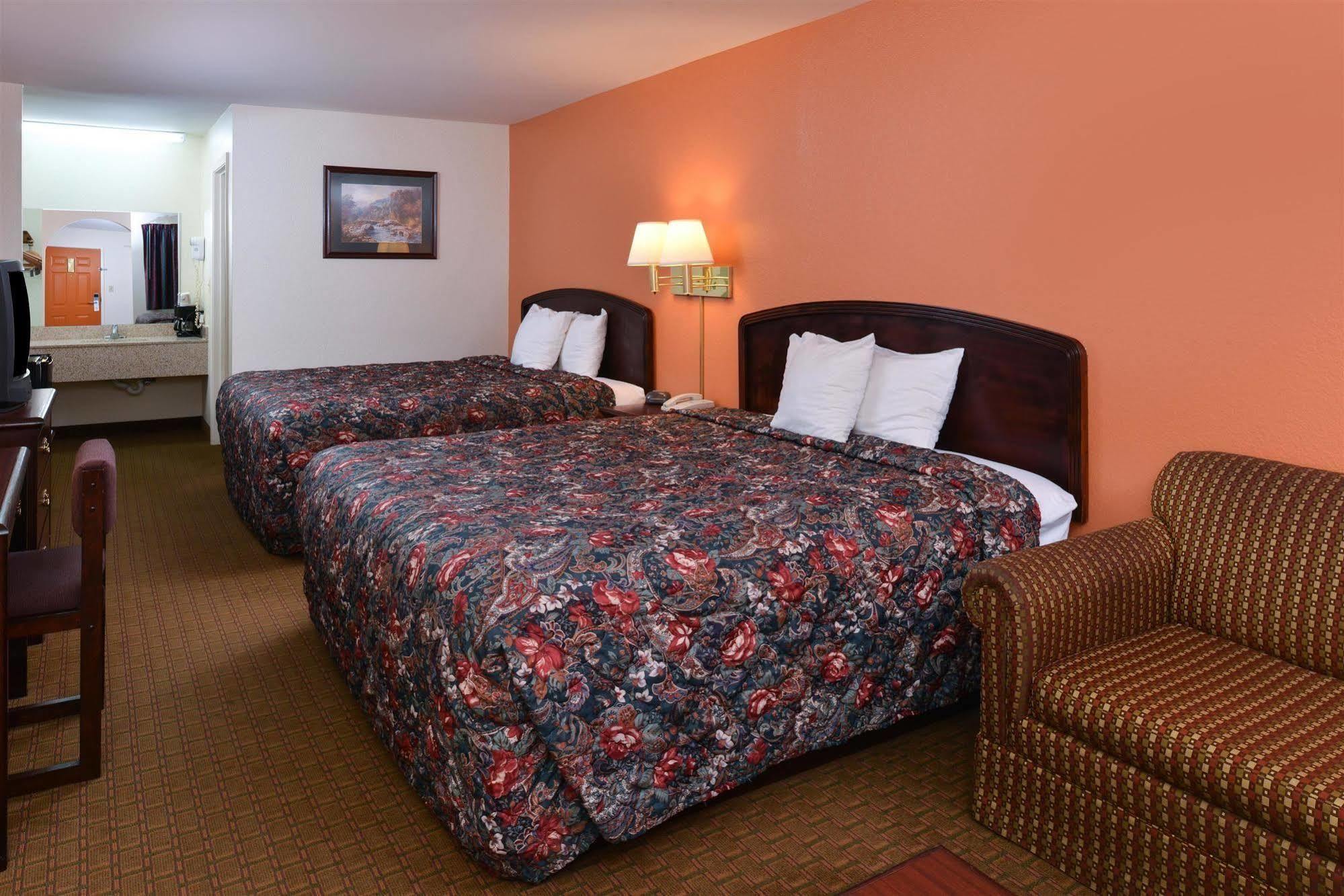 Carry On Inn & Suites LaFayette المظهر الخارجي الصورة