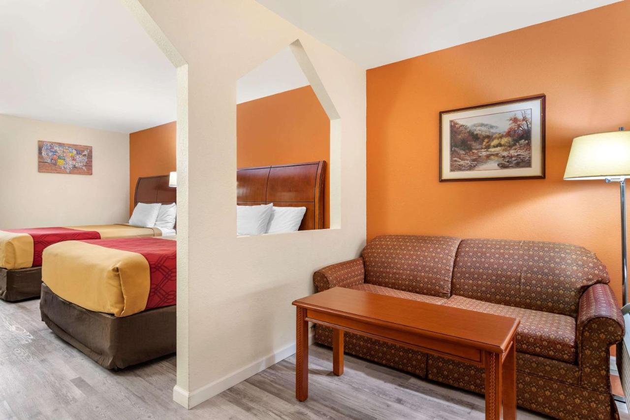 Carry On Inn & Suites LaFayette المظهر الخارجي الصورة